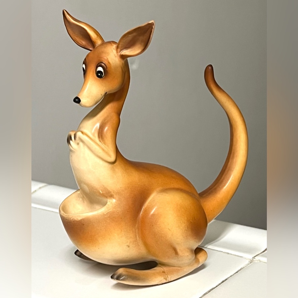 VTG Josef Originals Rocking Kangaroo Orange Ceramic Figurine 5.5 in READ